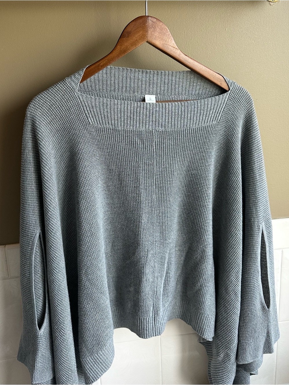 Lululemon Forward Flow Poncho - OS